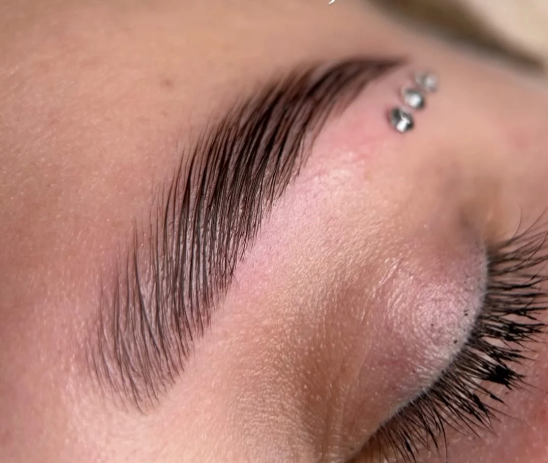 Extensiones pestañas neón